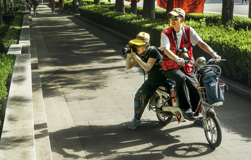 我家最美一瞬間：姥姥、姥爺愛攝影