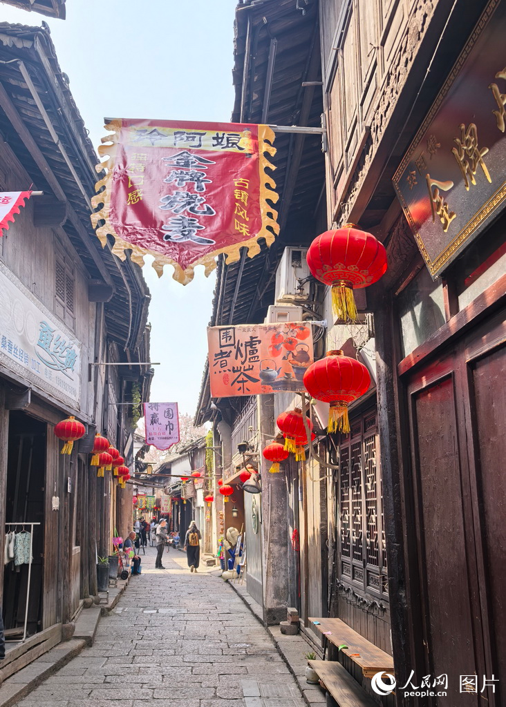 新市千年古鎮(zhèn)迎來(lái)春季旅游熱潮 水鄉(xiāng)風(fēng)情引客來(lái)【8】