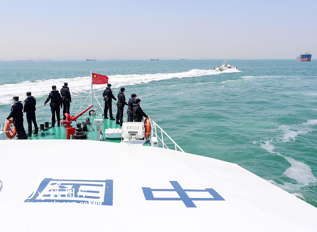 山東青島舉行“國(guó)門(mén)利劍2025”海陸空聯(lián)合執(zhí)法行動(dòng)【7】