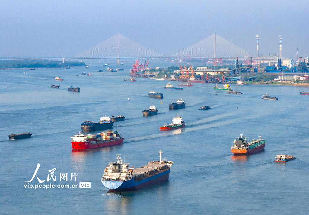 安徽蕪湖：長(zhǎng)江航運(yùn)賦能經(jīng)濟(jì)高質(zhì)量發(fā)展