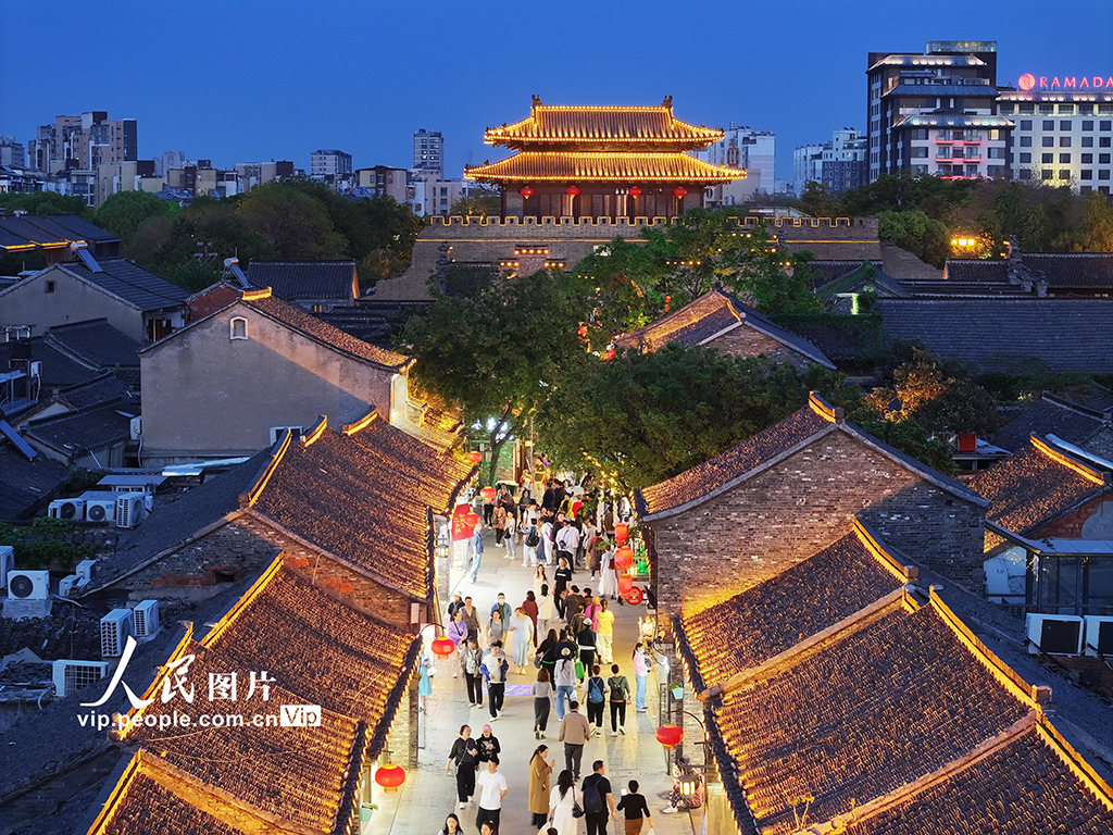 江蘇揚州：古街“夜經(jīng)濟”升溫 釋放文旅消費潛力【2】
