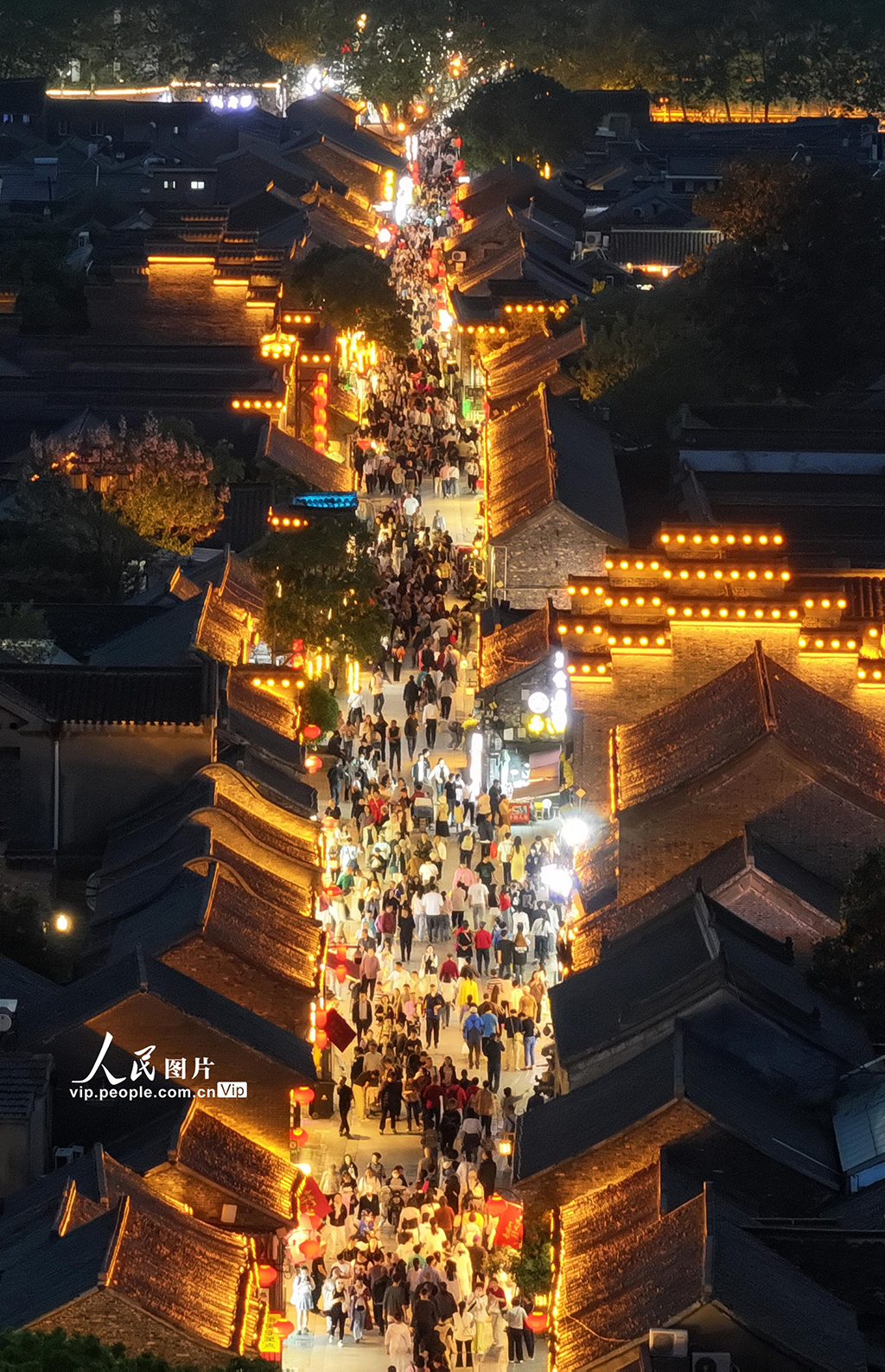 江蘇揚(yáng)州:古街“夜經(jīng)濟(jì)”升溫 釋放文旅消費(fèi)潛力【3】