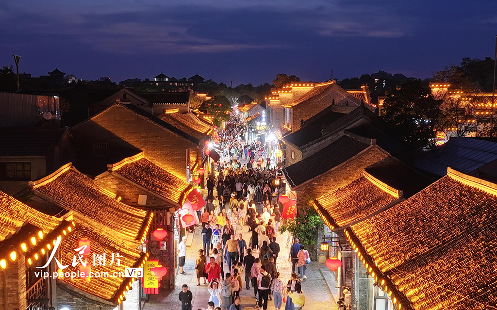 江蘇揚(yáng)州：古街“夜經(jīng)濟(jì)”升溫 釋放文旅消費(fèi)潛力【5】