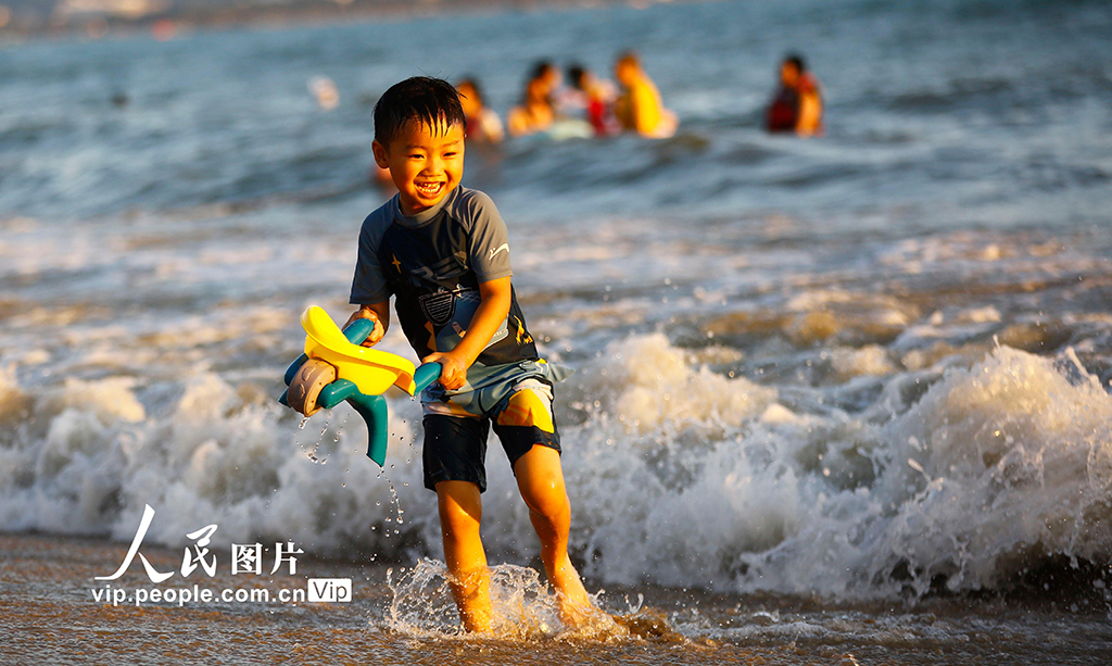 海南三亞：戲水享清涼