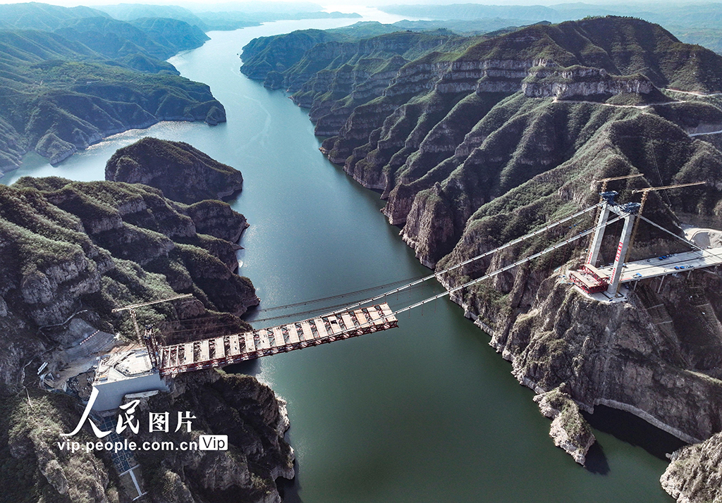 河南濟源：濟新高速公路黃河大橋建設有序推進