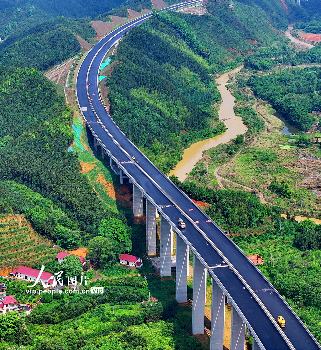 江西大余：高速公路建設正酣【3】