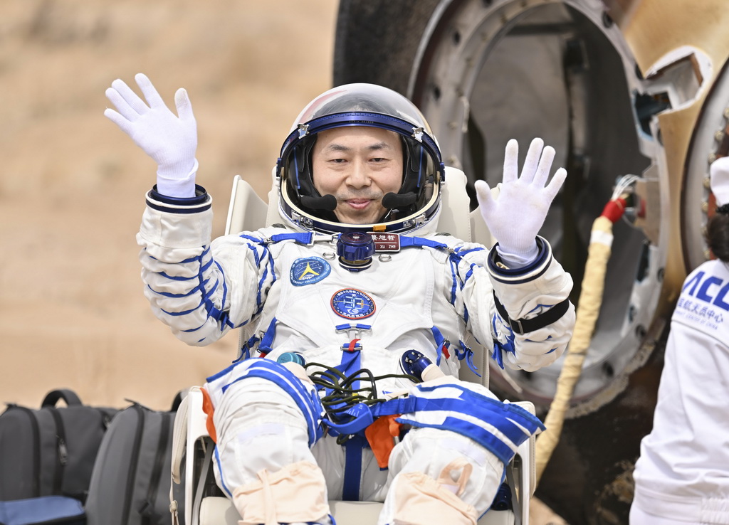 4月30日，神舟十九號(hào)航天員蔡旭哲安全順利出艙。新華社記者 李鑫 攝