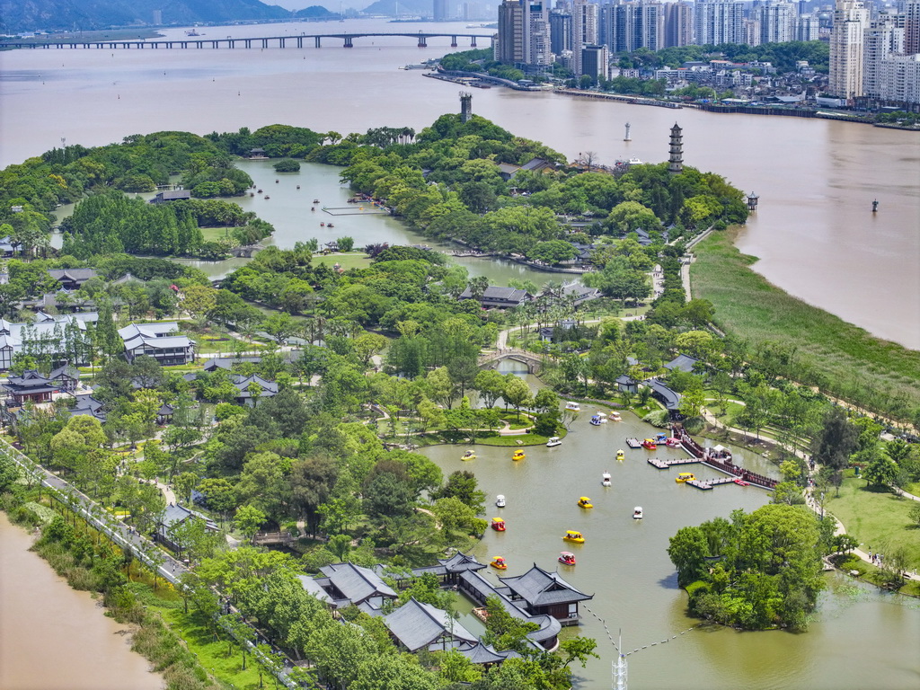 5月1日拍攝的浙江省溫州市鹿城區(qū)江心嶼景區(qū)（無人機照片）。新華社發(fā)（蘇巧將攝）