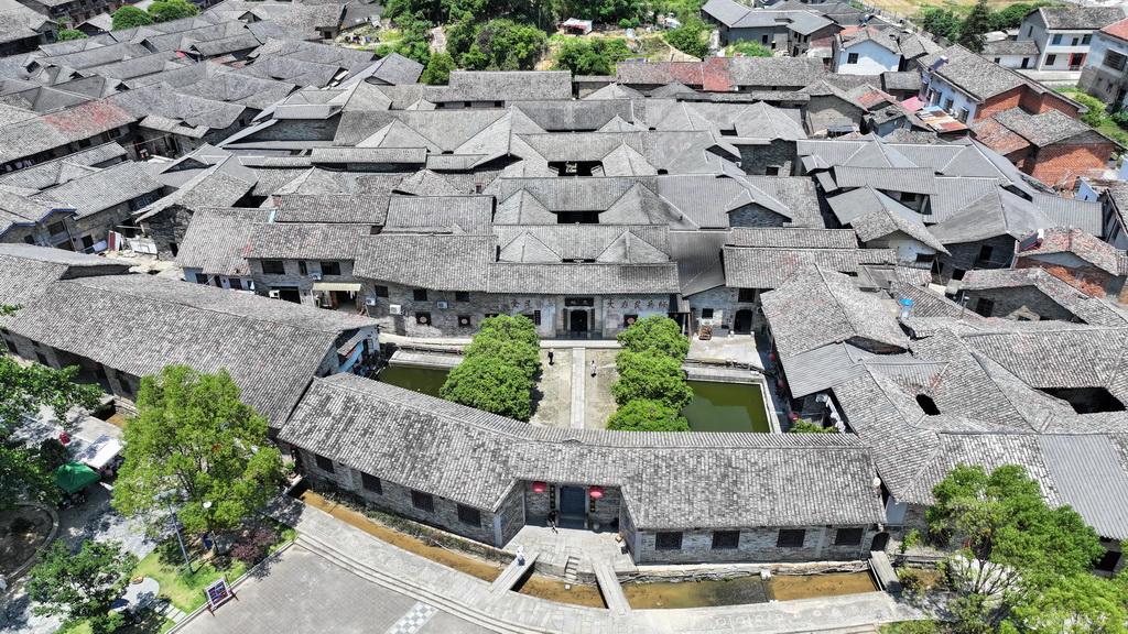 這是5月11日拍攝的張谷英村（無人機(jī)照片）。