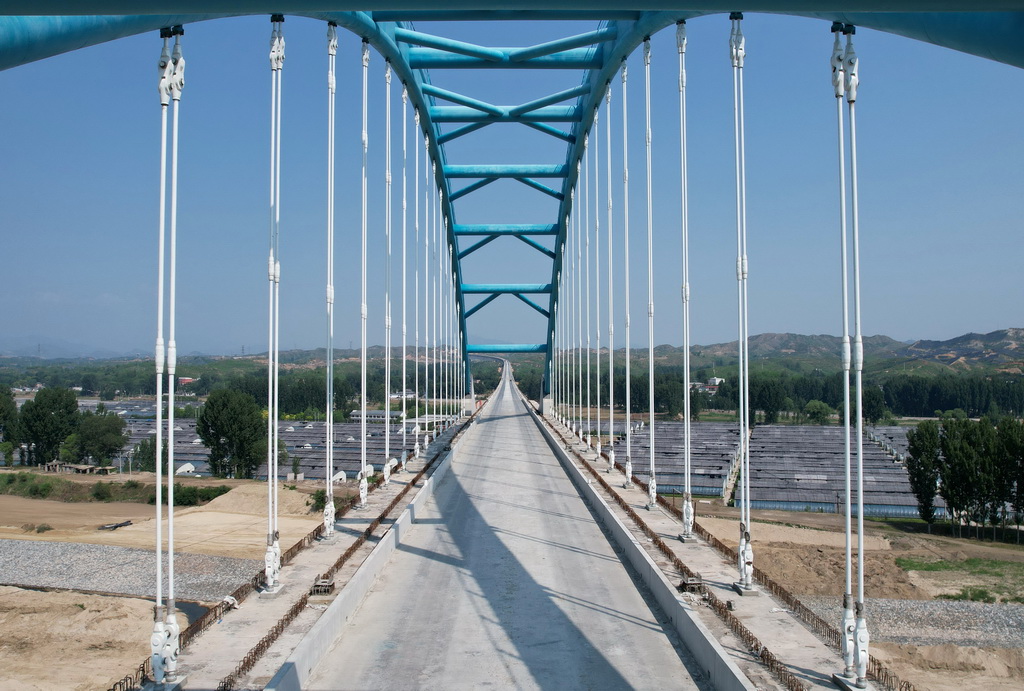 5月27日拍攝的雄忻高鐵河北段跨胭脂河特大橋（無人機照片）。