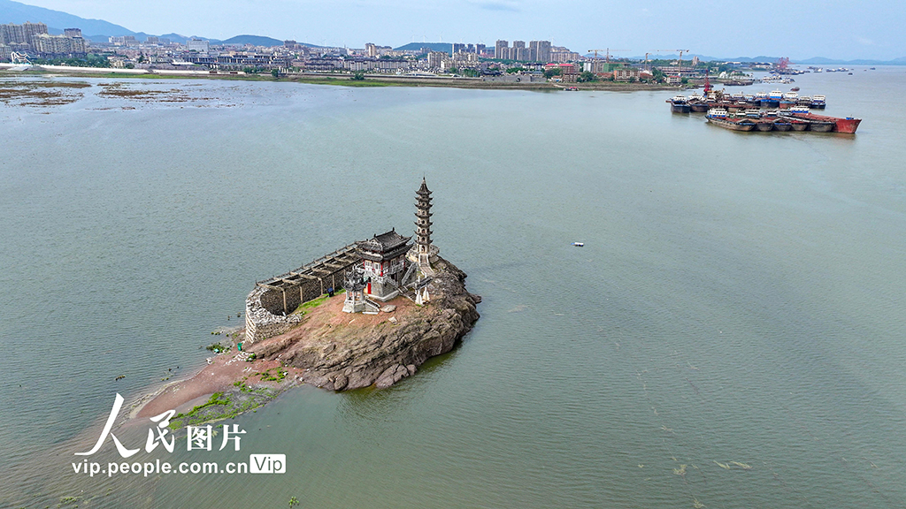 江西廬山：鄱陽(yáng)湖水位上漲 再現(xiàn)“湖面落星”景觀【2】