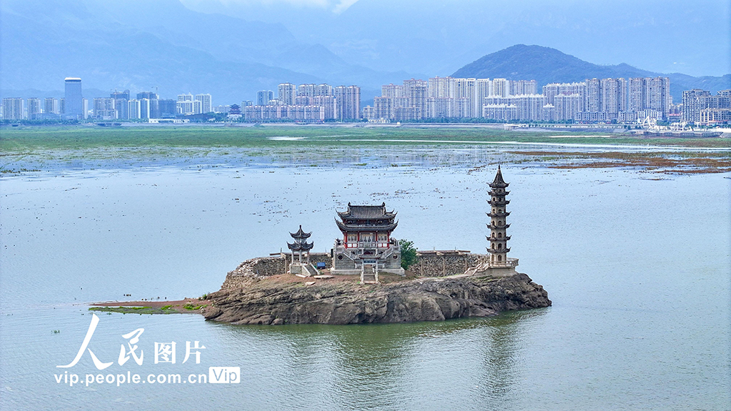 江西廬山：鄱陽湖水位上漲 再現“湖面落星”景觀