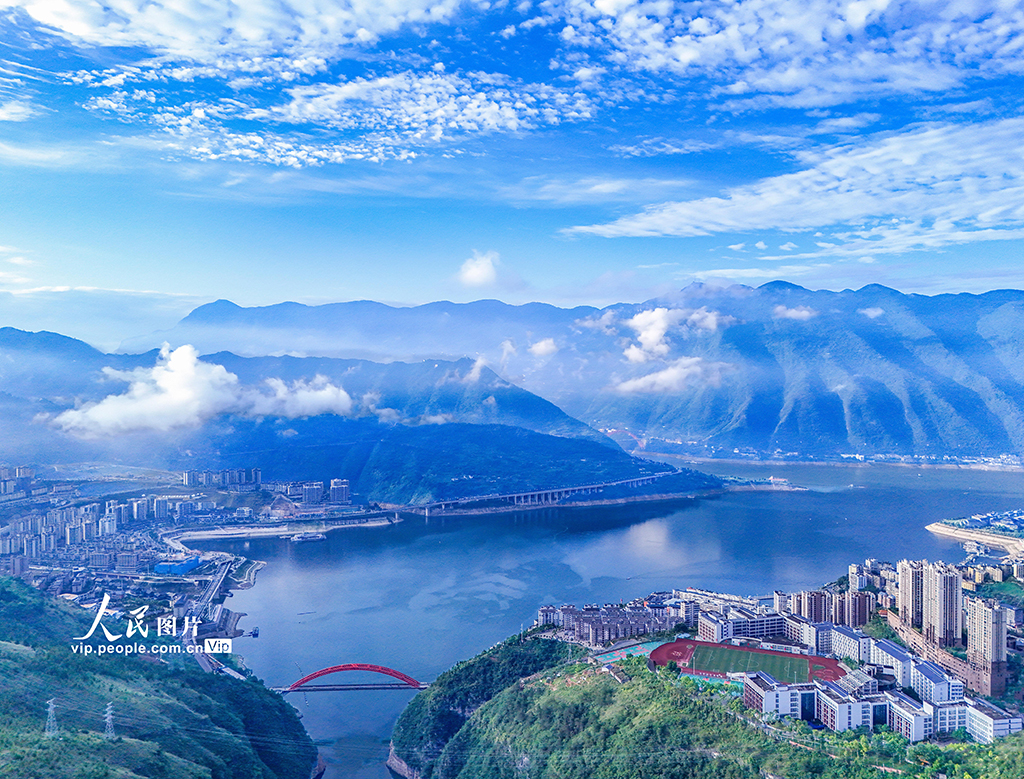 重慶巫山：高峽平湖景如畫(huà)【2】