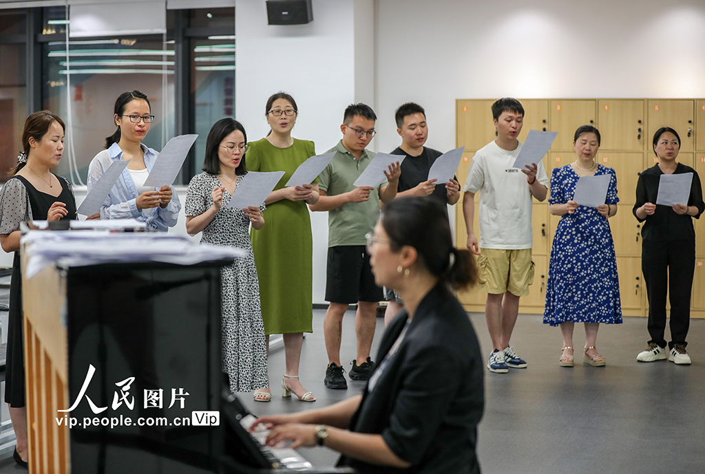 四川宜賓：“工會(huì)夜校”點(diǎn)亮職工“夜生活”【8】